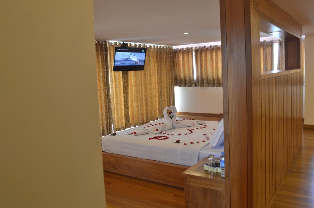 Queen'S Park Hotel Yangon Extérieur photo