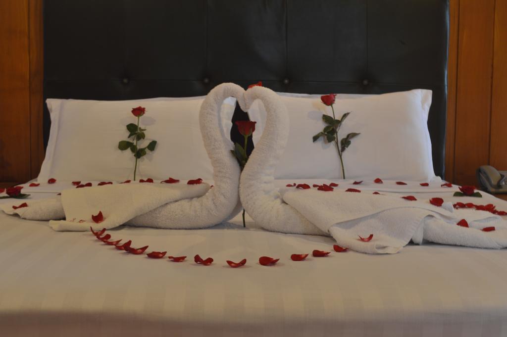 Queen'S Park Hotel Yangon Extérieur photo