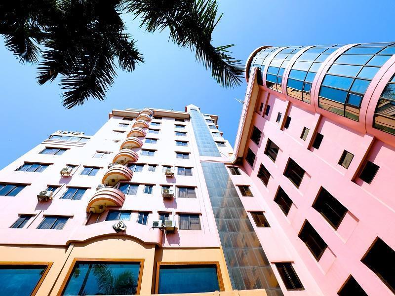 Queen'S Park Hotel Yangon Extérieur photo