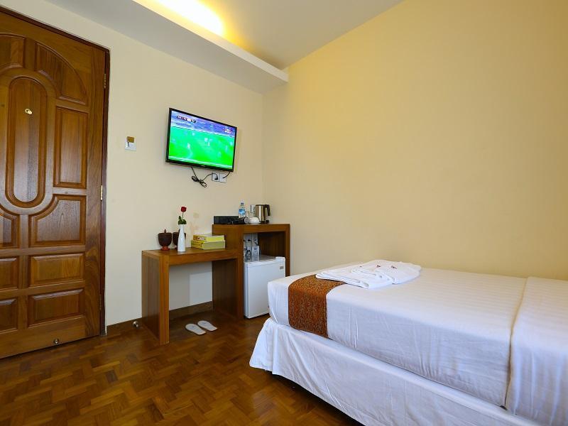 Queen'S Park Hotel Yangon Extérieur photo