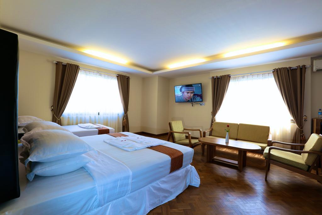 Queen'S Park Hotel Yangon Extérieur photo