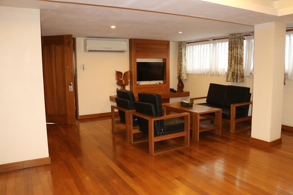 Queen'S Park Hotel Yangon Extérieur photo
