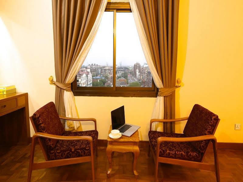 Queen'S Park Hotel Yangon Extérieur photo