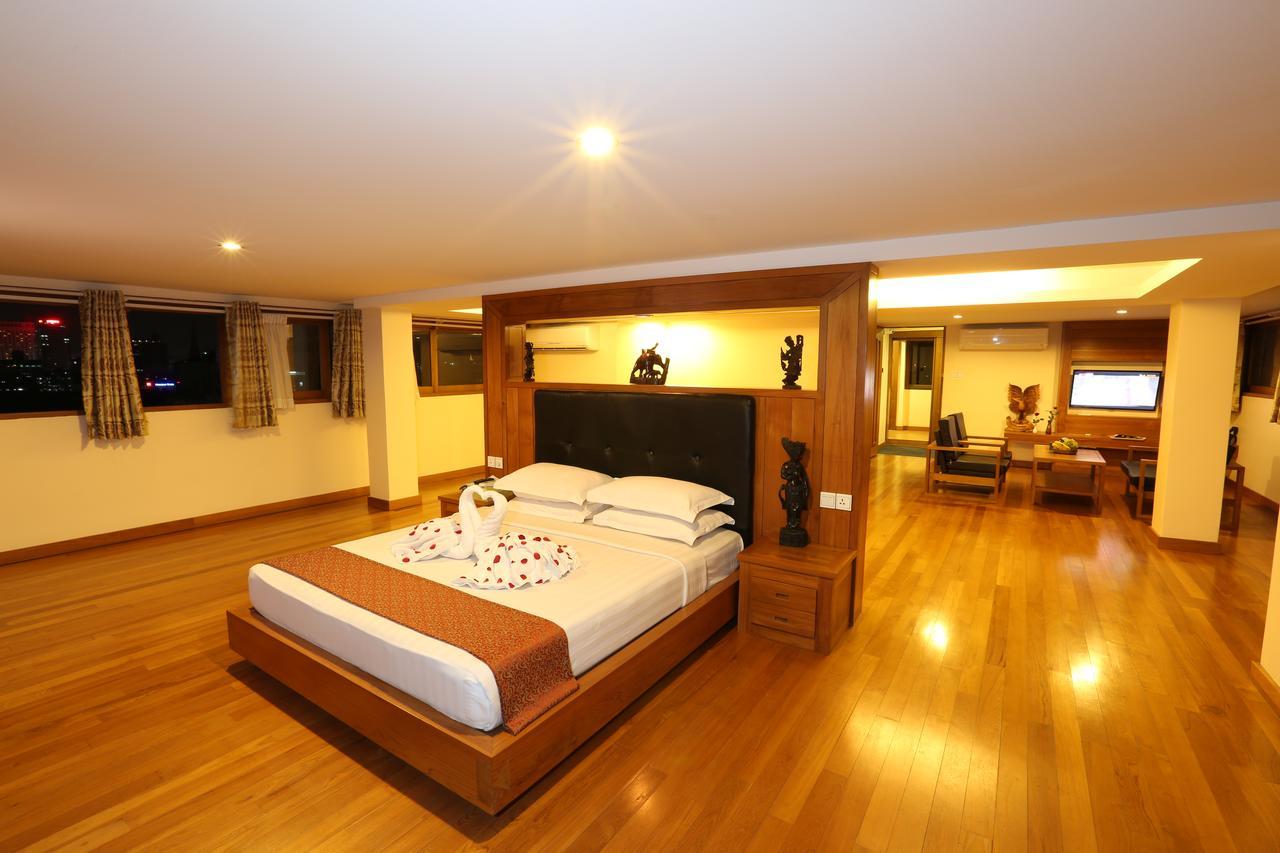 Queen'S Park Hotel Yangon Extérieur photo
