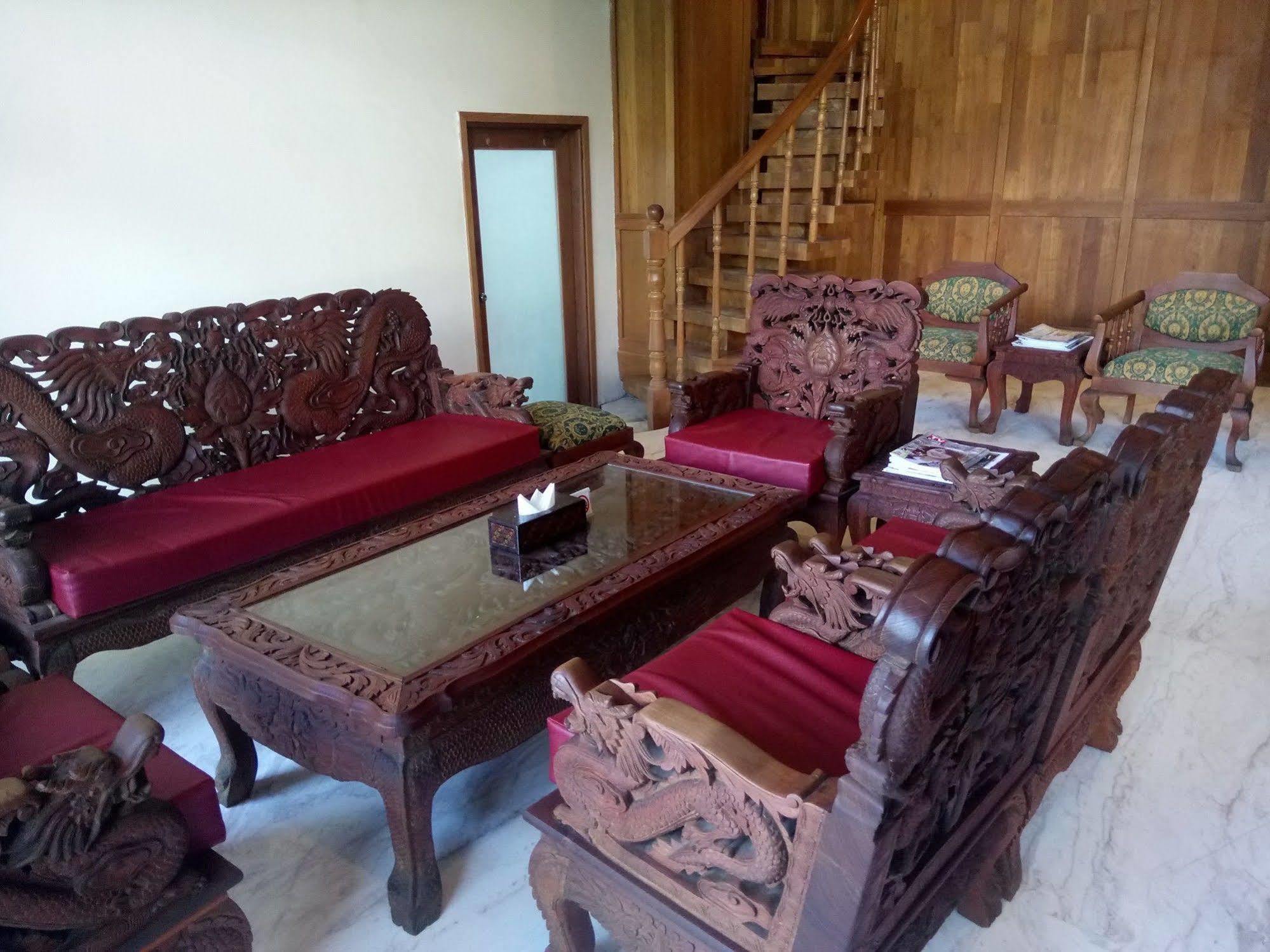 Queen'S Park Hotel Yangon Extérieur photo
