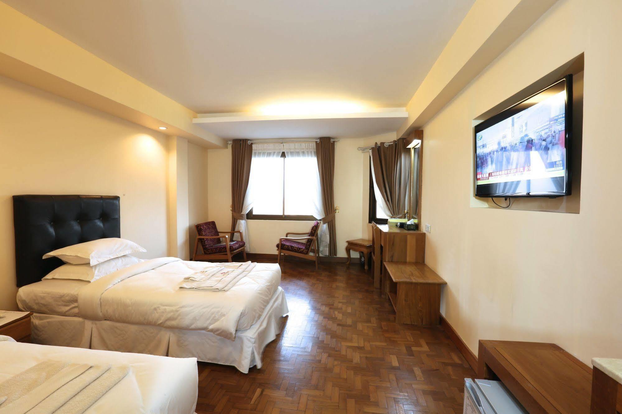 Queen'S Park Hotel Yangon Extérieur photo